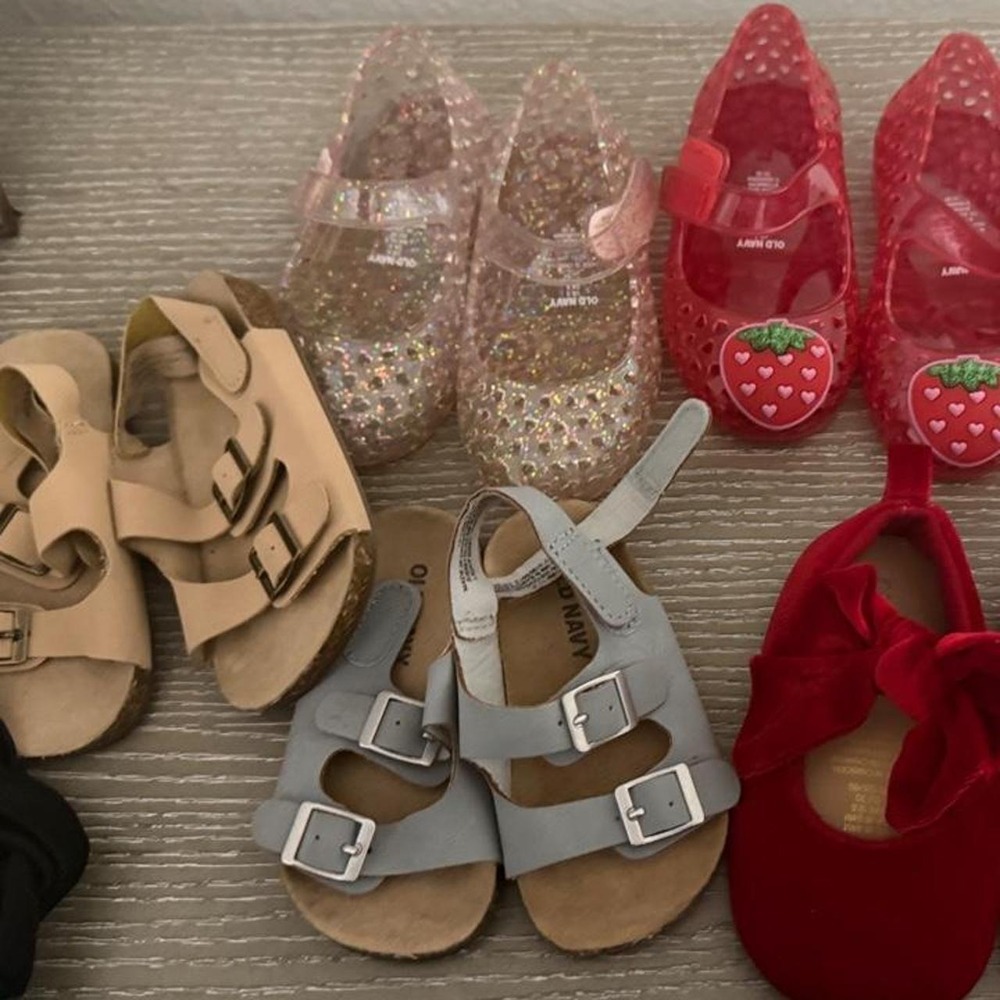 Old Navy Toddler Girl Shoe Bundle Sandals Jelly Flats 12-24 Months Multi 6 Pairs - Picture 1 of 7